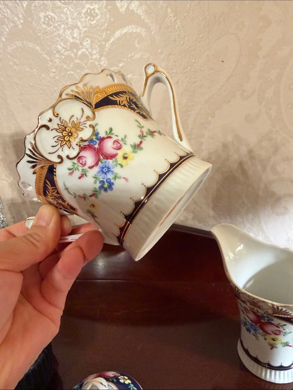 N/A elegant porcelain